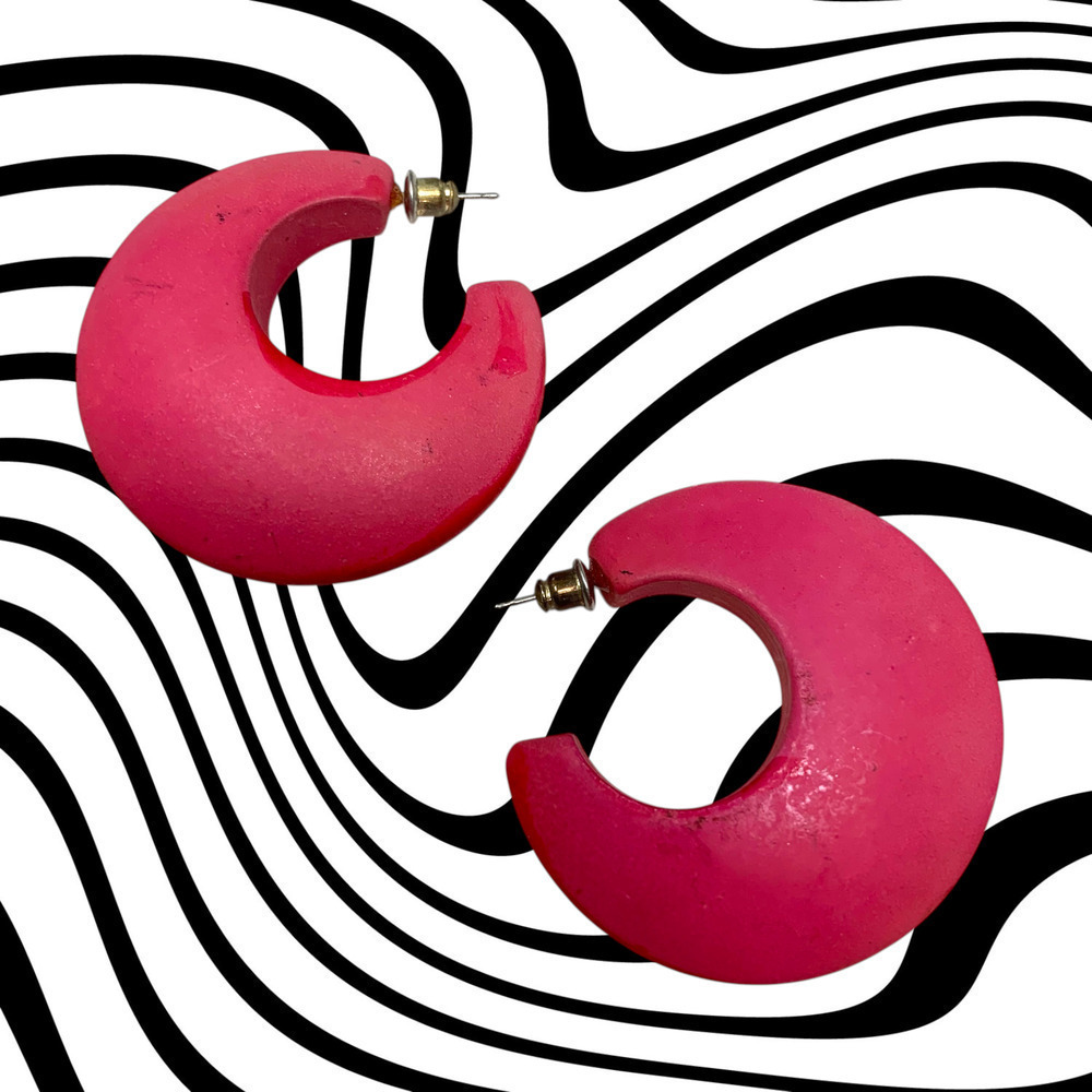 Vintage 1980's Hot Pink Chunky Balsa Wood Earrings Pierced New Wave Avant Garde